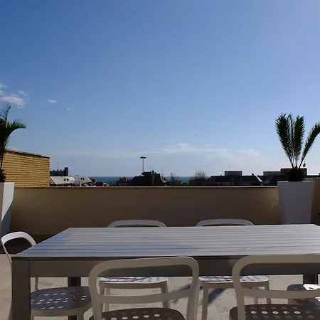 Апартаменты Attico Al Mare *